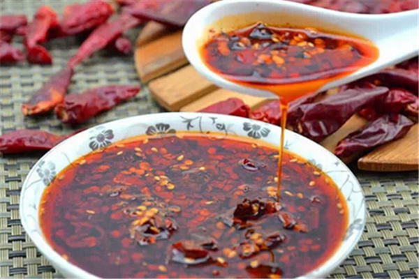 油辣子會(huì)越放越香嗎 油辣子放時(shí)間久了會(huì)不會(huì)壞 油辣子會(huì)越放越香嗎 油辣子放時(shí)間久了會(huì)不會(huì)壞