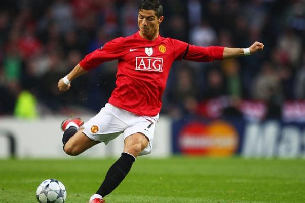 踢足球要求身高嗎 足球運動員的黃金年齡段