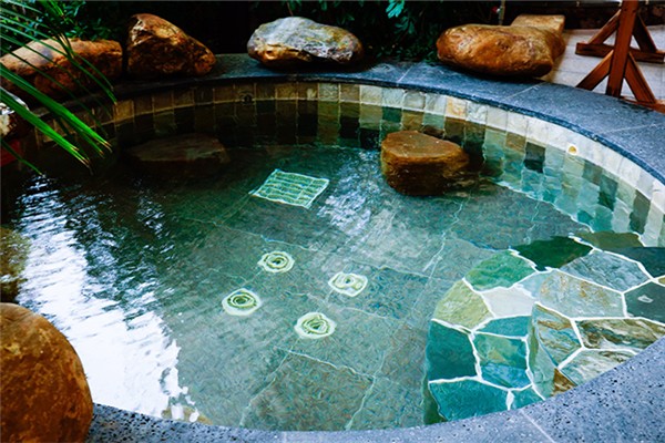 泡溫泉化妝會花嗎 泡溫泉化妝還是素顏 泡溫泉化妝會花嗎 泡溫泉化妝還是素顏