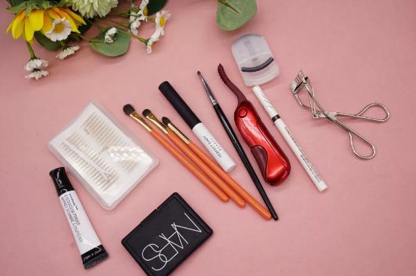 眼線膠筆有保質(zhì)期嗎 眼線膠筆過(guò)期了還能用嗎 眼線膠筆有保質(zhì)期嗎 眼線膠筆過(guò)期了還能用嗎