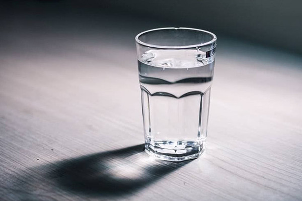 孩子喝白開(kāi)水好不好 孩子喝白開(kāi)水的好處