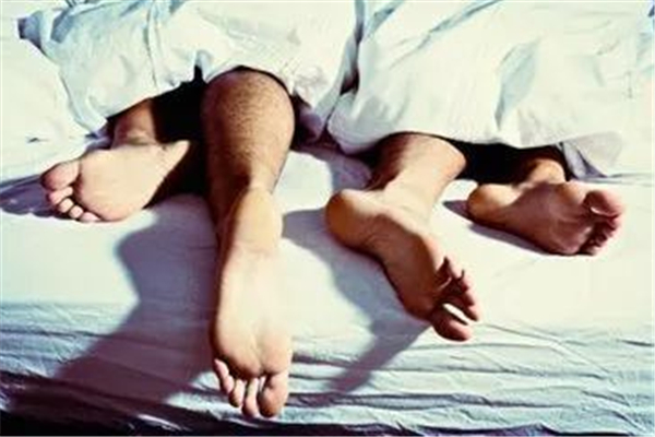 性生活可以調(diào)節(jié)內(nèi)分泌失調(diào)嗎 性生活會(huì)不會(huì)影響月經(jīng)推遲 性生活可以調(diào)節(jié)內(nèi)分泌失調(diào)嗎 性生活會(huì)不會(huì)影響月經(jīng)推遲