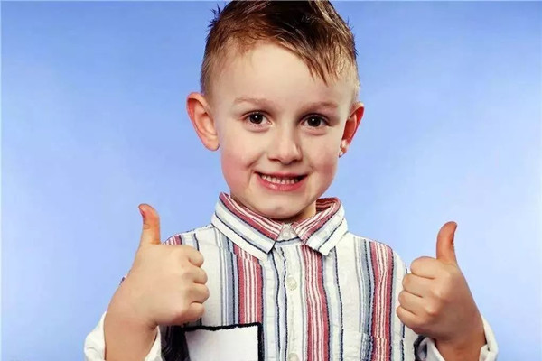 自信的孩子是什么樣子 孩子擁有自信的重要性 自信的孩子是什么樣子 孩子擁有自信的重要性