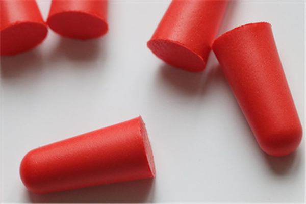 耳塞待久了耳朵很癢怎么辦 耳塞戴久了會(huì)影響聽力嗎 耳塞待久了耳朵很癢怎么辦 耳塞戴久了會(huì)影響聽力嗎