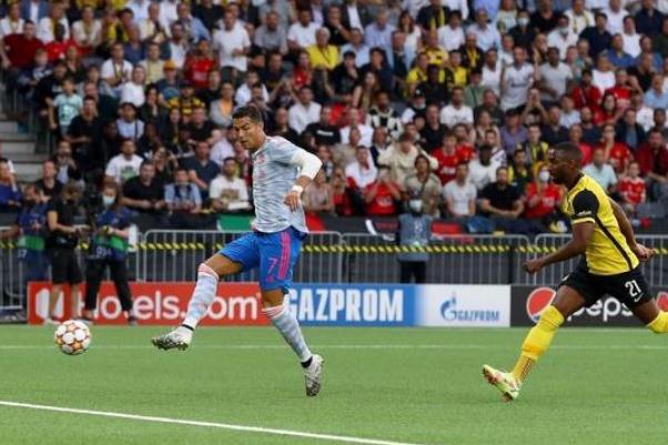 踢足球要穿足球鞋嗎 踢足球要不要穿護(hù)踝 踢足球要穿足球鞋嗎 踢足球要不要穿護(hù)踝