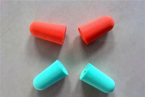 耳塞待久了耳朵很癢怎么辦 耳塞戴久了會(huì)影響聽力嗎 耳塞待久了耳朵很癢怎么辦 耳塞戴久了會(huì)影響聽力嗎