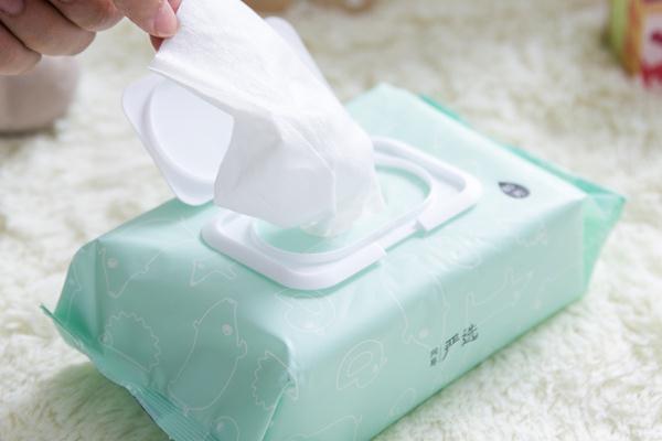 卸妝濕巾傷皮膚嗎 卸妝濕巾可以當(dāng)普通濕巾擦臉嗎 卸妝濕巾傷皮膚嗎 卸妝濕巾可以當(dāng)普通濕巾擦臉嗎