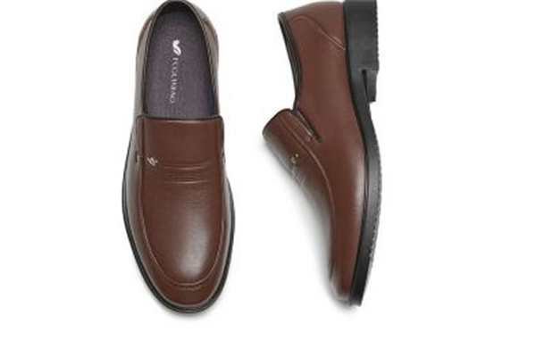 皮鞋怎么擦才亮 皮鞋里面臟了怎么清理 皮鞋怎么擦才亮 皮鞋里面臟了怎么清理