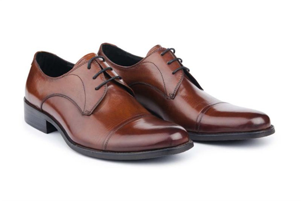 皮鞋硬底和軟底哪個(gè)好 皮鞋買硬皮還是軟皮好 皮鞋硬底和軟底哪個(gè)好 皮鞋買硬皮還是軟皮好