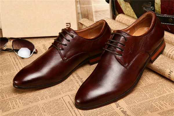 皮鞋硬底和軟底哪個(gè)好 皮鞋買硬皮還是軟皮好 皮鞋硬底和軟底哪個(gè)好 皮鞋買硬皮還是軟皮好