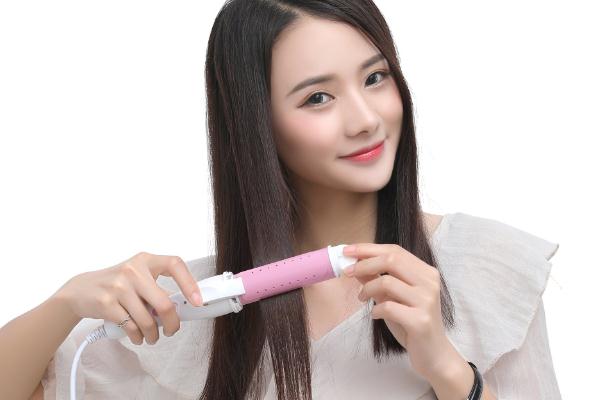 卷發(fā)棒對(duì)頭發(fā)傷害大嗎 卷發(fā)棒傷頭發(fā)怎么辦 卷發(fā)棒對(duì)頭發(fā)傷害大嗎 卷發(fā)棒傷頭發(fā)怎么辦