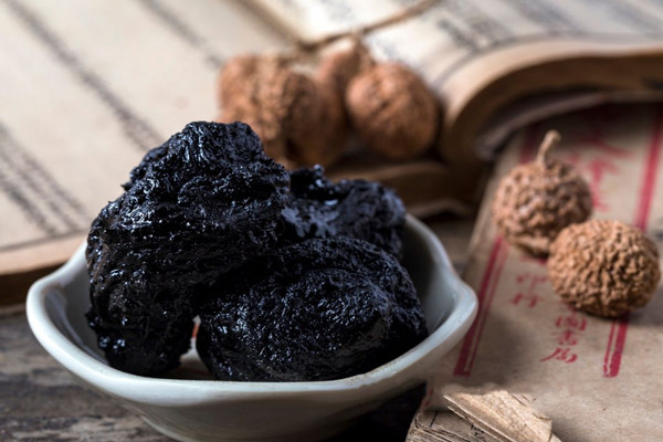 熟地黃的適宜人群 熟地黃能和黃芪一起用嗎 熟地黃的適宜人群 熟地黃能和黃芪一起用嗎