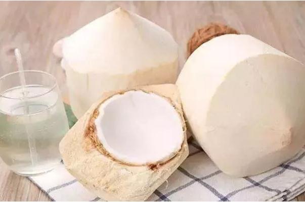 椰子汁喝了會(huì)發(fā)胖嗎 椰子汁有點(diǎn)酸能喝嗎 椰子汁喝了會(huì)發(fā)胖嗎 椰子汁有點(diǎn)酸能喝嗎