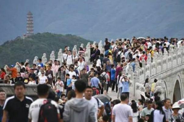 旅游的意義 節(jié)假日旅游火爆的原因 旅游的意義 節(jié)假日旅游火爆的原因