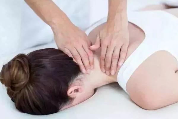 精油開(kāi)背的好處與功效 精油開(kāi)背后多久可以洗澡