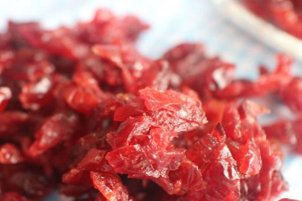 蔓越莓干保質(zhì)期是多長(zhǎng)時(shí)間 蔓越莓干過(guò)期了能吃嗎 蔓越莓干保質(zhì)期是多長(zhǎng)時(shí)間 蔓越莓干過(guò)期了能吃嗎