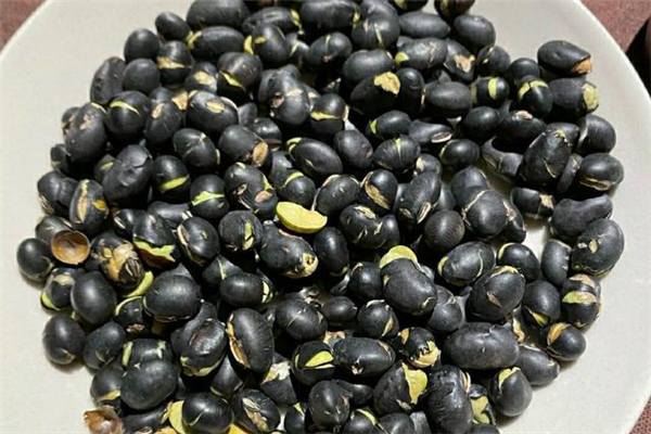 黑豆可以下奶嗎 黑豆適合孕婦吃嗎 黑豆可以下奶嗎 黑豆適合孕婦吃嗎