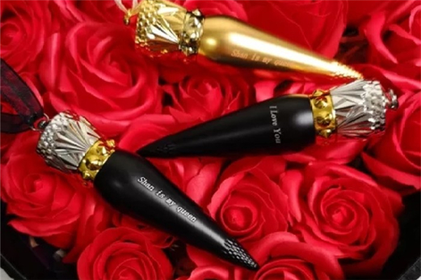 蘿卜丁女王權(quán)杖口紅多少錢 蘿卜丁女王權(quán)杖寓意 蘿卜丁女王權(quán)杖口紅多少錢 蘿卜丁女王權(quán)杖寓意