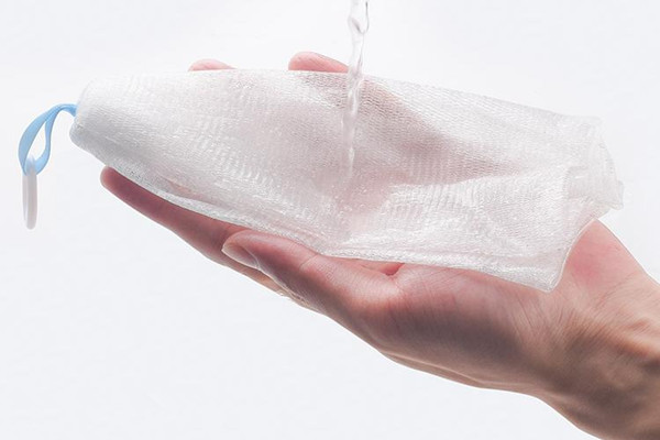 起泡網(wǎng)為什么能起泡 起泡網(wǎng)可以直接搓臉嗎 起泡網(wǎng)為什么能起泡 起泡網(wǎng)可以直接搓臉嗎