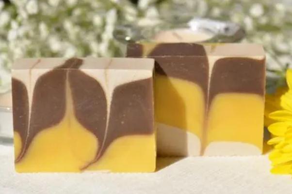 用手工皂洗臉毛孔會(huì)變大嗎 用手工皂洗臉后臉干 用手工皂洗臉毛孔會(huì)變大嗎 用手工皂洗臉后臉干