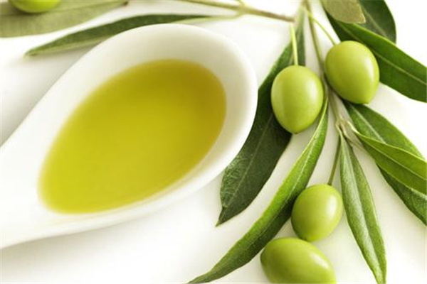 橄欖油會(huì)凝固嗎 橄欖油放冰箱里凝固正常嗎 橄欖油會(huì)凝固嗎 橄欖油放冰箱里凝固正常嗎