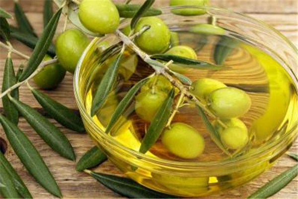 橄欖油可以降血脂嗎 橄欖油適合三高人群嗎 橄欖油可以降血脂嗎 橄欖油適合三高人群嗎