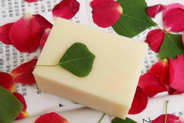 手工皂會(huì)不會(huì)傷害皮膚 手工皂長(zhǎng)期洗臉會(huì)不會(huì)皮膚過(guò)敏 手工皂會(huì)不會(huì)傷害皮膚 手工皂長(zhǎng)期洗臉會(huì)不會(huì)皮膚過(guò)敏