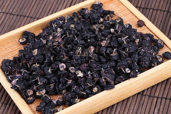 黑枸杞要洗了再泡嗎 黑枸杞要用多少度的水泡比較好 黑枸杞要洗了再泡嗎 黑枸杞要用多少度的水泡比較好