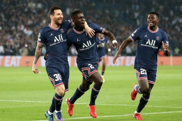 足球比賽可以暫停幾次 足球比賽可以撞人嗎 足球比賽可以暫停幾次 足球比賽可以撞人嗎