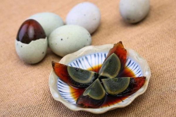 皮蛋對胃有沒有傷害 有胃病的人能吃皮蛋嗎 皮蛋對胃有沒有傷害 有胃病的人能吃皮蛋嗎