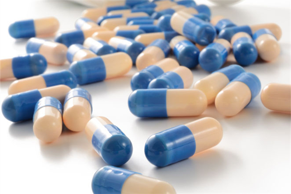 膠囊會卡在喉嚨里嗎 膠囊卡喉嚨里咽不下去怎么辦 膠囊會卡在喉嚨里嗎 膠囊卡喉嚨里咽不下去怎么辦