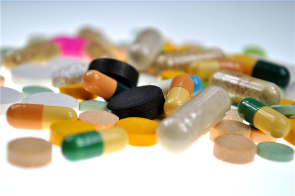 膠囊會卡在喉嚨里嗎 膠囊卡喉嚨里咽不下去怎么辦 膠囊會卡在喉嚨里嗎 膠囊卡喉嚨里咽不下去怎么辦