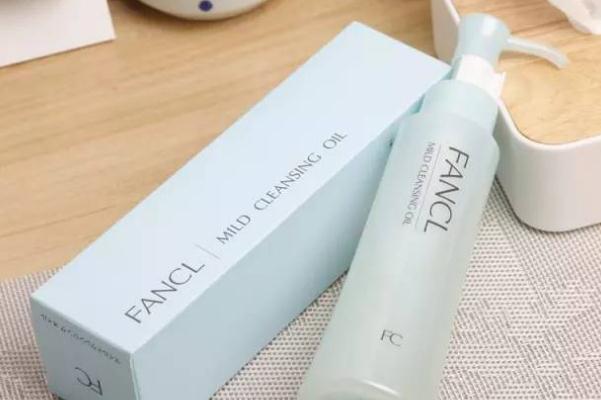 卸妝乳卸妝后還需要用洗面奶嗎 卸妝乳和洗面奶有什么區(qū)別 卸妝乳卸妝后還需要用洗面奶嗎 卸妝乳和洗面奶有什么區(qū)別