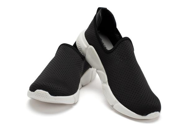 一腳蹬的鞋子大了補(bǔ)救方法 一腳蹬的鞋子穿不進(jìn)去怎么辦 一腳蹬的鞋子大了補(bǔ)救方法 一腳蹬的鞋子穿不進(jìn)去怎么辦