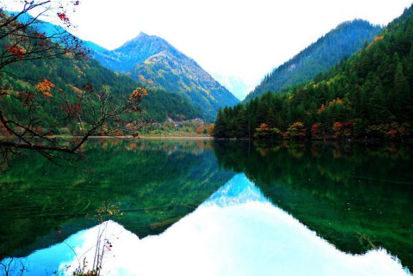 跟團(tuán)旅游和自由行哪個(gè)好 跟團(tuán)旅游可以中途自己走嗎 跟團(tuán)旅游和自由行哪個(gè)好 跟團(tuán)旅游可以中途自己走嗎