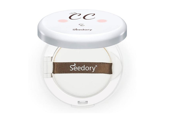 氣墊cc霜和粉底液的區(qū)別 氣墊cc霜和粉底液可以一起使用嗎 氣墊cc霜和粉底液的區(qū)別 氣墊cc霜和粉底液可以一起使用嗎