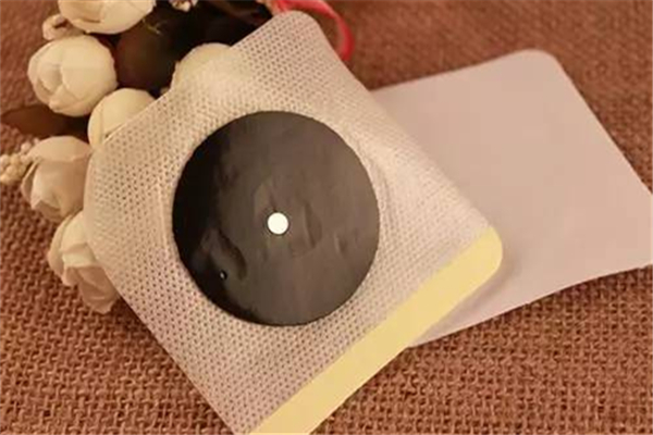 膏藥的膠怎么快速去除 膏藥撕下來(lái)很痛怎么辦