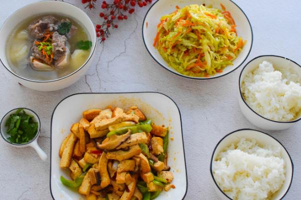 不吃晚飯減肥效果好嗎 不吃晚飯對身體有害嗎 不吃晚飯減肥效果好嗎 不吃晚飯對身體有害嗎