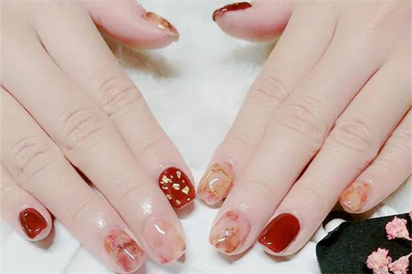 美甲可以養(yǎng)指甲嗎 美甲的好處 美甲可以養(yǎng)指甲嗎 美甲的好處