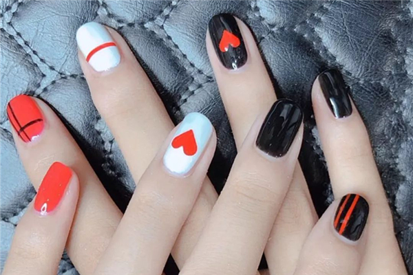 美甲一般維持多久 美甲可以自己扣下來嗎 美甲一般維持多久 美甲可以自己扣下來嗎