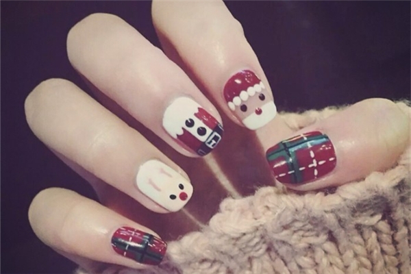 美甲會(huì)曬黑手嗎 美甲用什么燈比較好 美甲會(huì)曬黑手嗎 美甲用什么燈比較好