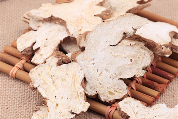 白術(shù)可以美白淡斑嗎 白術(shù)的功效和作用 白術(shù)可以美白淡斑嗎 白術(shù)的功效和作用