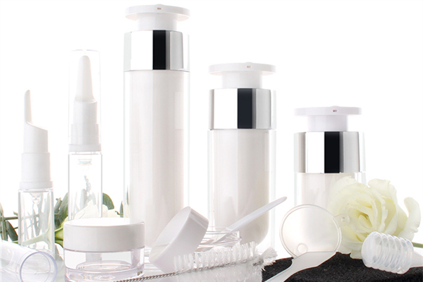 秋冬季要用面霜嗎 秋冬要怎么護(hù)膚 秋冬季要用面霜嗎 秋冬要怎么護(hù)膚