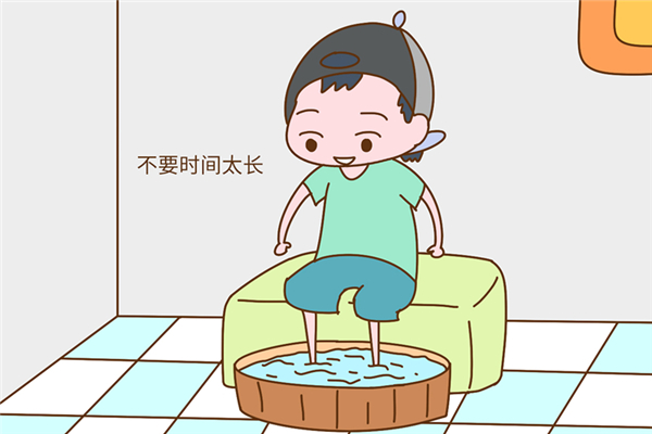 泡腳在洗澡前還是后 泡腳在一天中什么時候泡最好 泡腳在洗澡前還是后 泡腳在一天中什么時候泡最好
