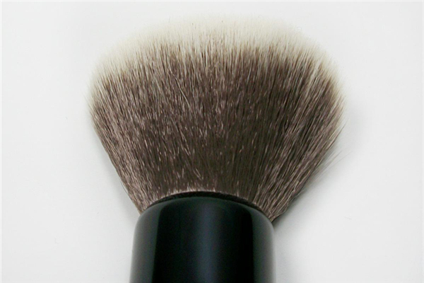 粉底刷用一次需要洗一次嗎 粉底刷用什么清洗劑 粉底刷用一次需要洗一次嗎 粉底刷用什么清洗劑