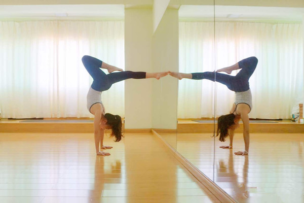 倒立可以防止脫發(fā)嗎 倒立可以改善皮膚嗎 倒立可以防止脫發(fā)嗎 倒立可以改善皮膚嗎