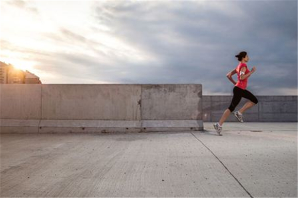晨跑有助于睡眠嗎 晨跑會(huì)讓皮膚變好嗎 晨跑有助于睡眠嗎 晨跑會(huì)讓皮膚變好嗎