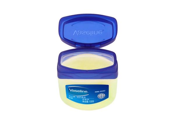 凡士林修護(hù)晶凍是干什么的 凡士林晶凍和普通凡士林區(qū)別 凡士林修護(hù)晶凍是干什么的 凡士林晶凍和普通凡士林區(qū)別