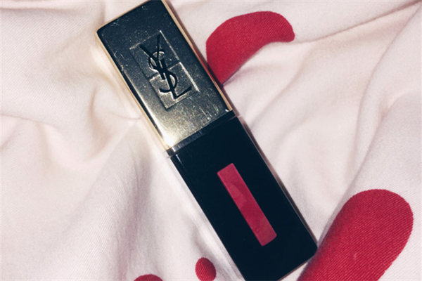 圣羅蘭唇釉怎么樣好用嗎 圣羅蘭唇釉適合黃皮的色號 圣羅蘭唇釉怎么樣好用嗎 圣羅蘭唇釉適合黃皮的色號