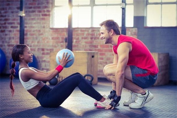 腹肌是瘦出來(lái)的還是鍛煉出來(lái)的 腹肌是瘦的人就有嗎 腹肌是瘦出來(lái)的還是鍛煉出來(lái)的 腹肌是瘦的人就有嗎